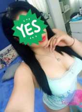 Cıvıl-cıvıl dans yapan Münire