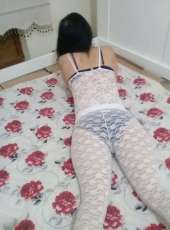 Eşsiz evinde buluşan kız Bengi