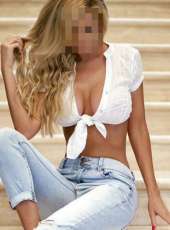 Eşsiz sakso çeken kadın Gaye