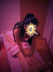 Etkileyici esmer hatun övün