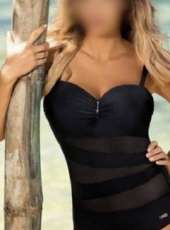 Gösterişli beyaz tenli bayan Günsel