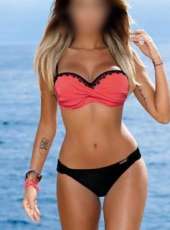 Gösterişli beyaz tenli bayan Günsel