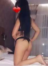 Gösterişli dansöz kadın Ferah