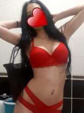 Gösterişli dansöz kadın Ferah