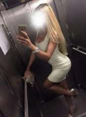 Gösterişli sarışın kadın Fatmanur