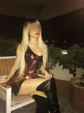 Güzel fatezi yapan kadın Berin