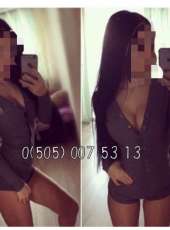 Kıvrak dans yapan eskort Esin