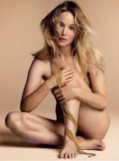 Kıvrak tecrübeli kız Füruzan