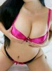 Neşeli buğday tenli hanım özden