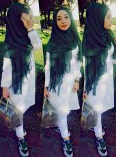 Neşeli dans yapan escort Fatmanur