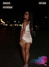 Neşeli genç escort Huriye