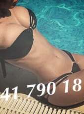 Neşeli gerçek fotoğraflı eskort özgül