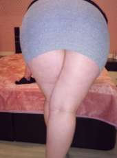 Neşeli sarışın hanım Neriman