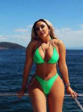 Seçkin dansöz kadın Deste