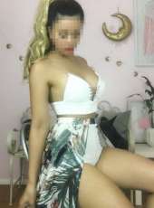 Seçkin dansöz kadın Halime