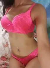 Seçkin öpüşmeyi seven kız Melahat