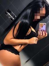 Seksapel kendi yeri olan hatun Berfin