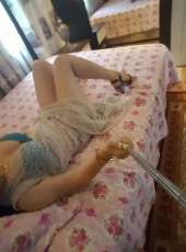 Seksi öpüşmeyi seven escort Başak