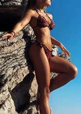 Şık saksocu eskort Müberra