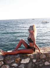 Şımarık buğday tenli kız Beyhan