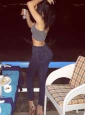 Şımarık dans yapan eskort Perçem