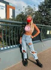 Şımarık kendi yeri olan bayan Akgün