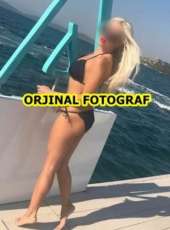 Şımarık saksocu kadın Dünya