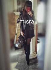 Siyah Saçlı Escort Mısra